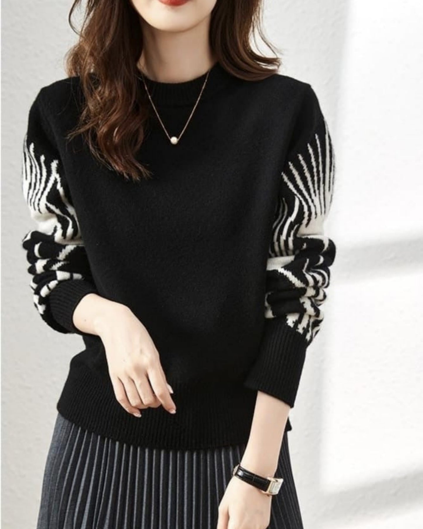 Abstract Contrast Sleeve Sweater