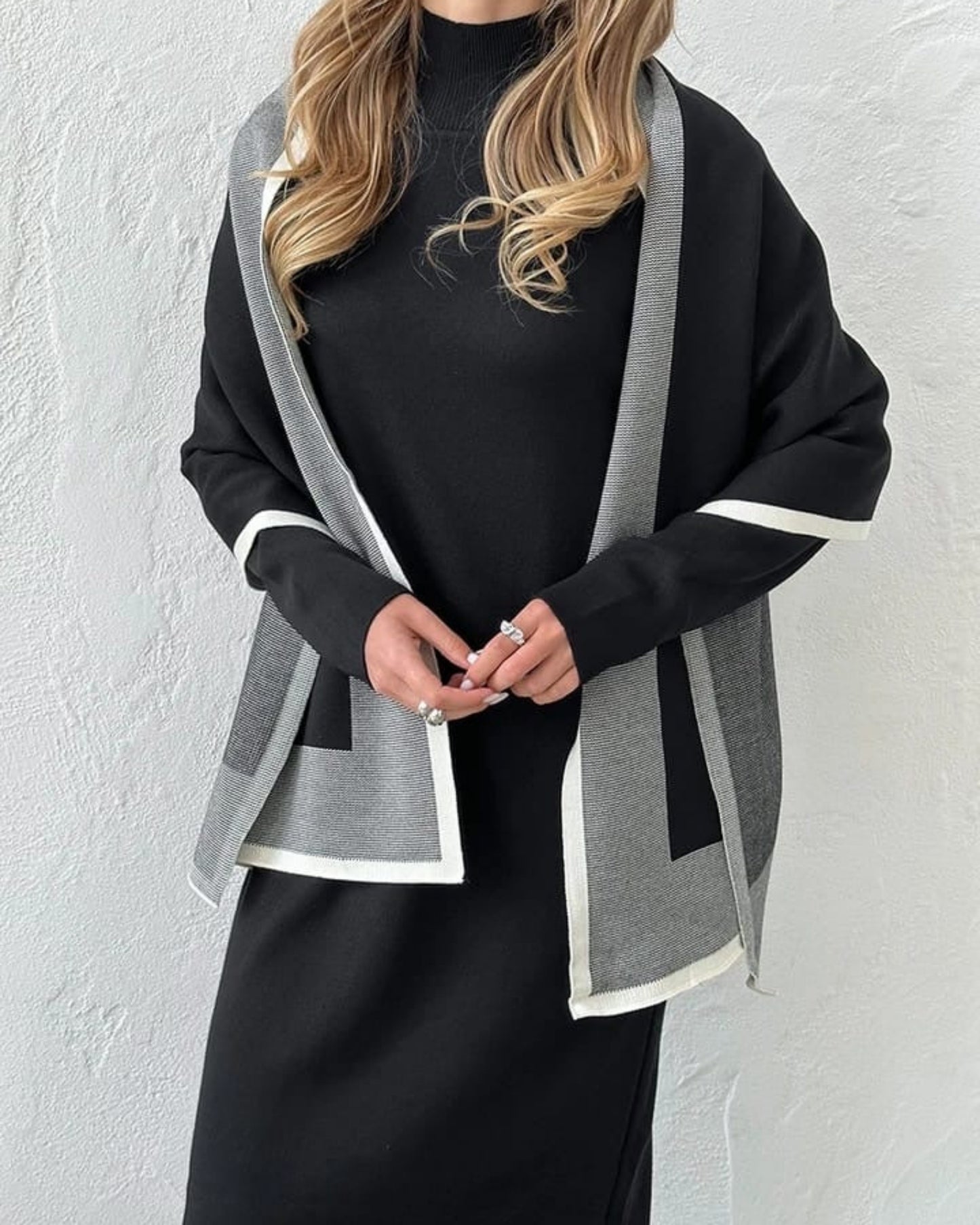 Boulve Statement Winter Dress With Stole