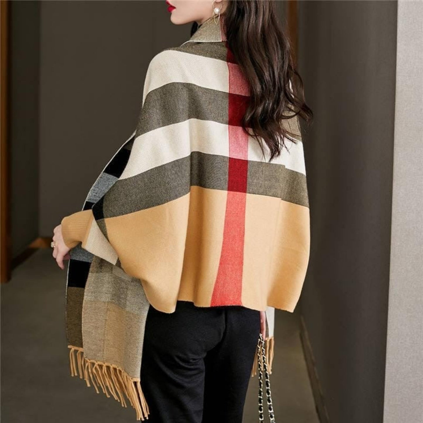 Kiki Checks Sleeves Shawl