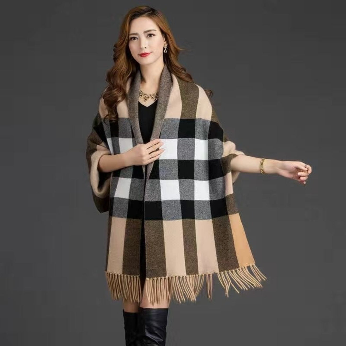 Kiki Checks Sleeves Shawl
