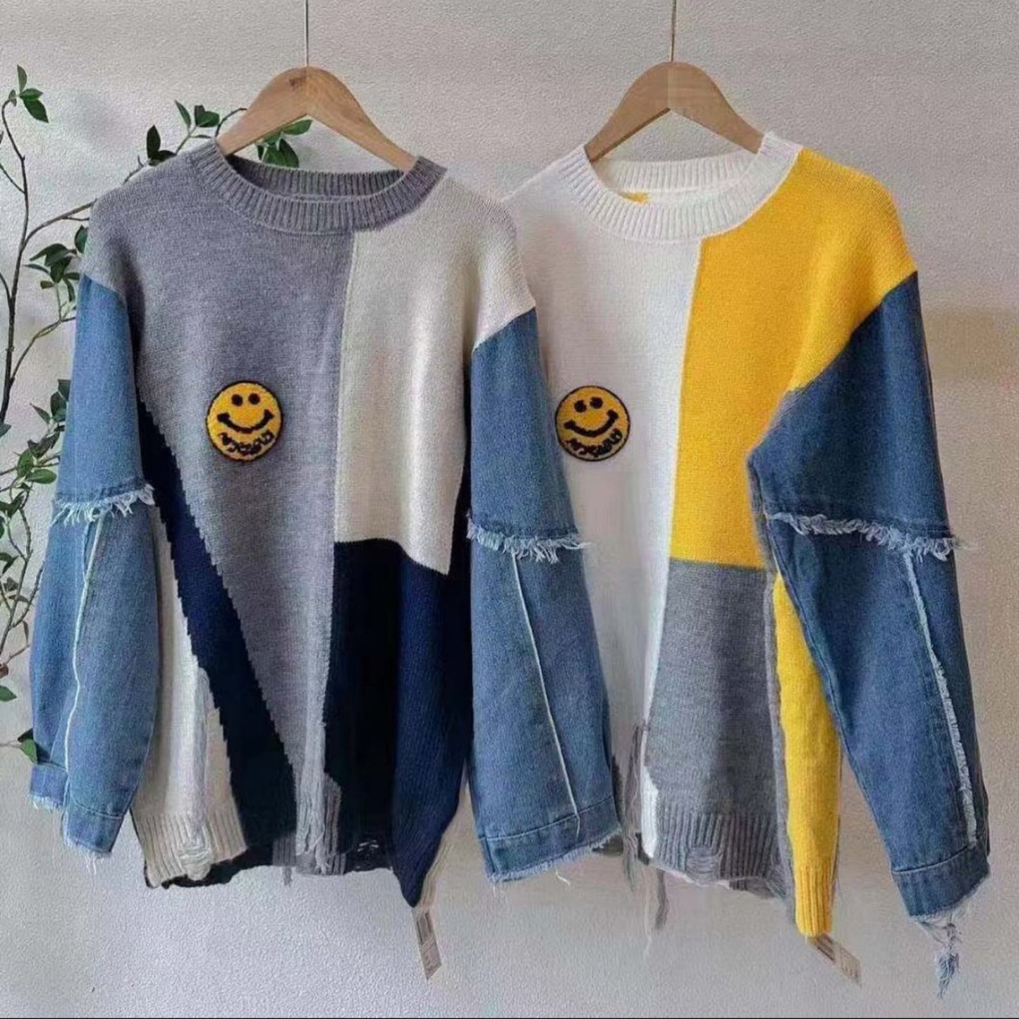 Javiour Smiley Oversized Pullover