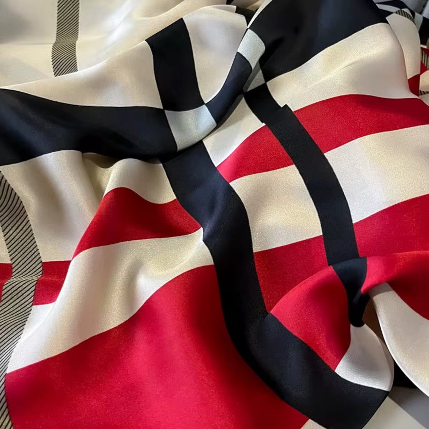 Metropolitan Plaid Luxe Scarf