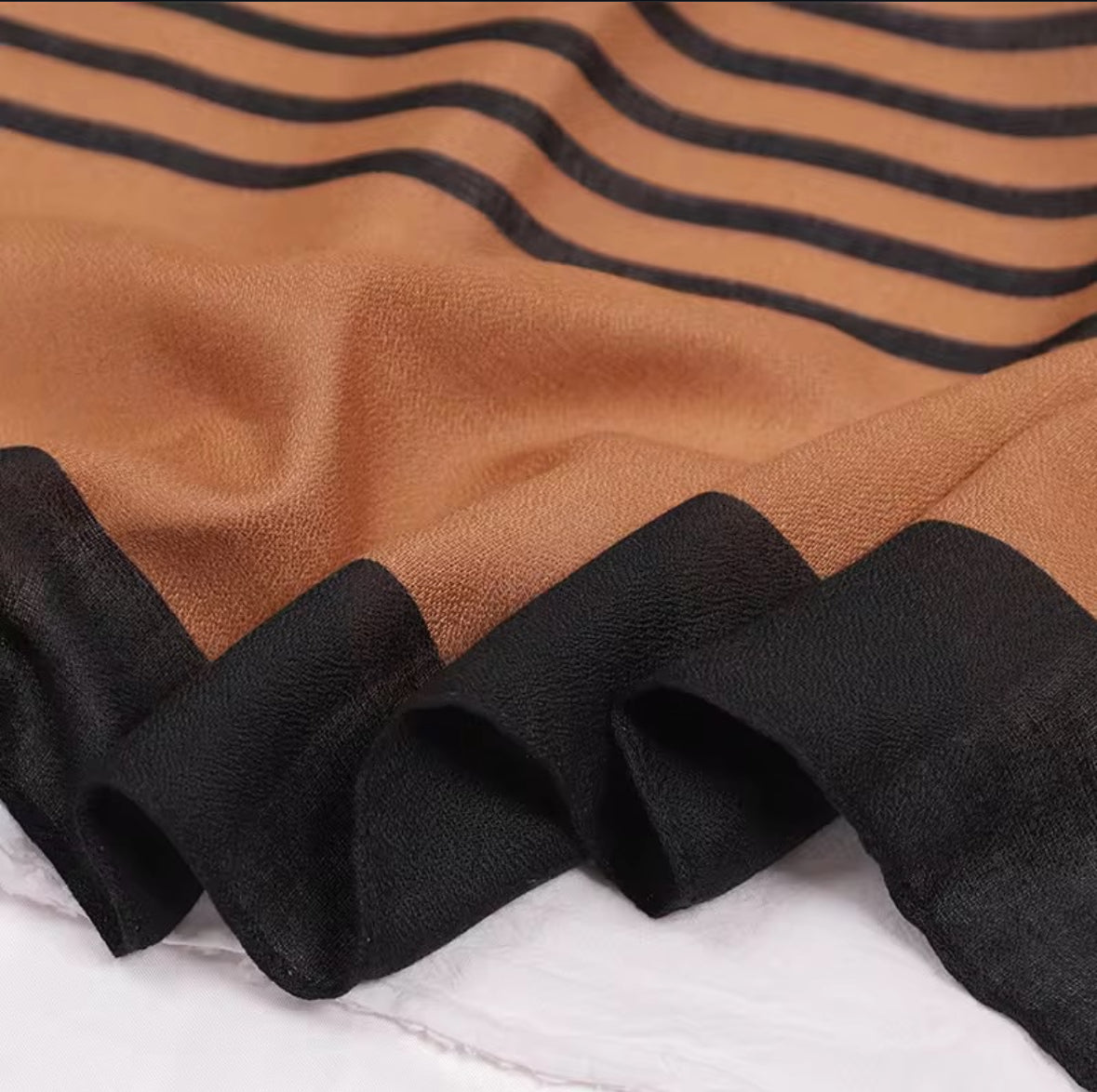Sawn Opulent Scarf