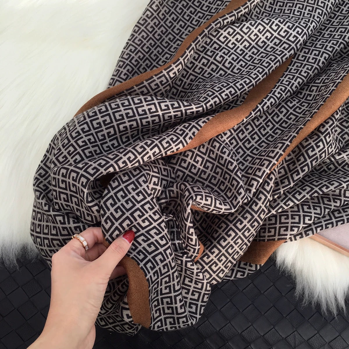 Urban Maze Cotton Stole