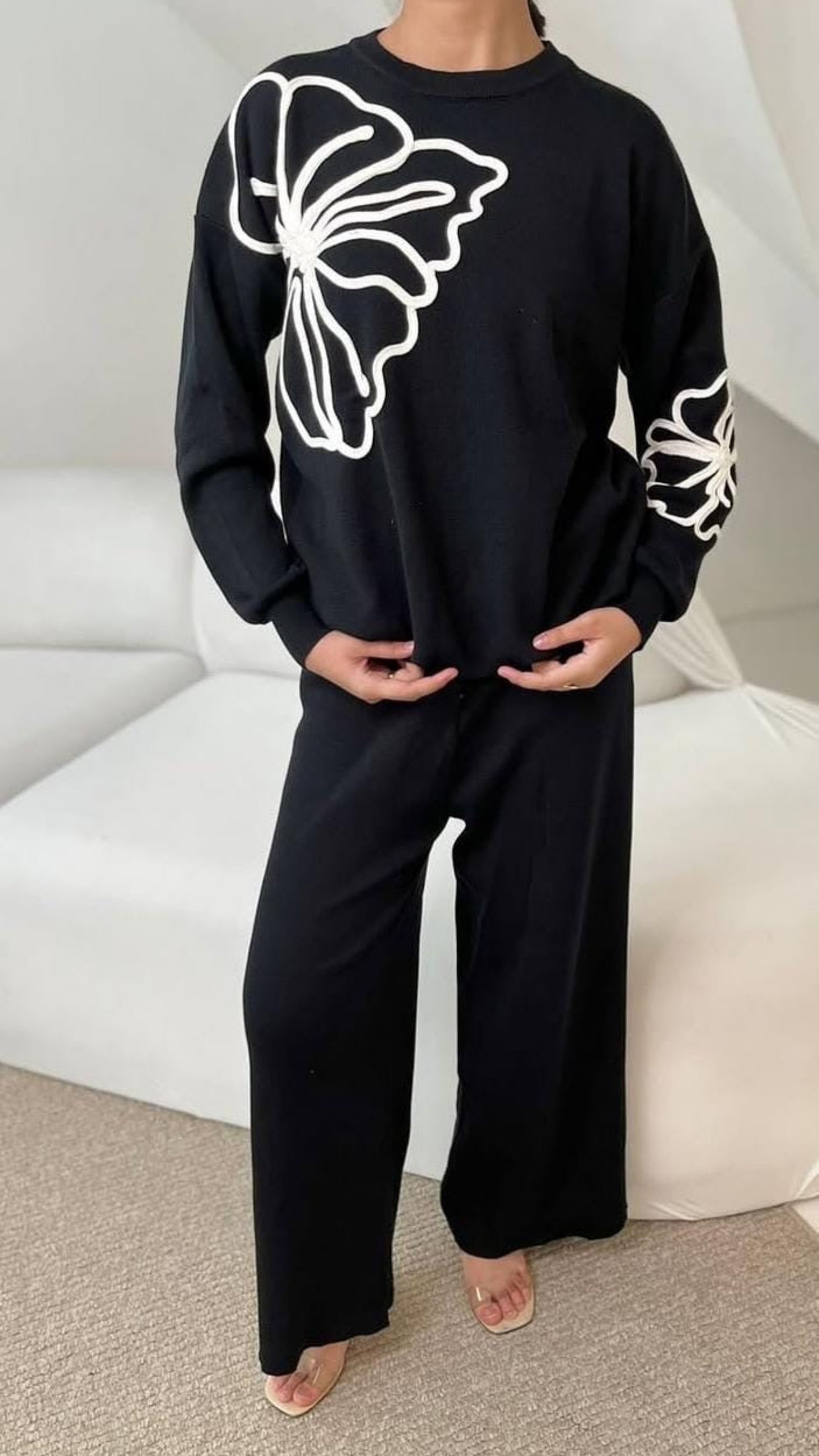 Comfy Loungewear Knit Two-Piece Set with Floral Embroidery