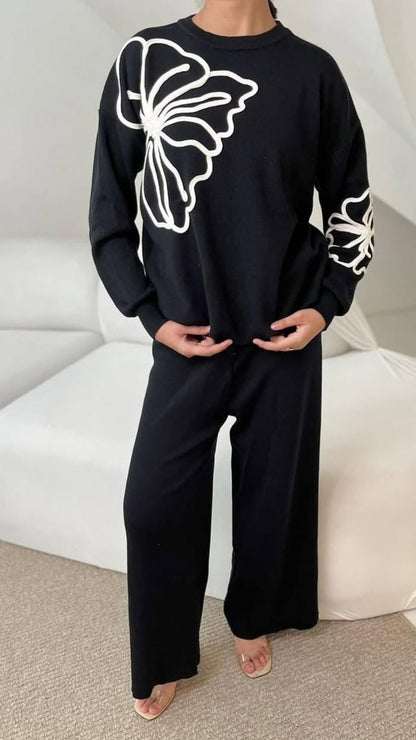 Comfy Loungewear Knit Two-Piece Set with Floral Embroidery