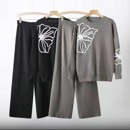 Comfy Loungewear Knit Two-Piece Set with Floral Embroidery