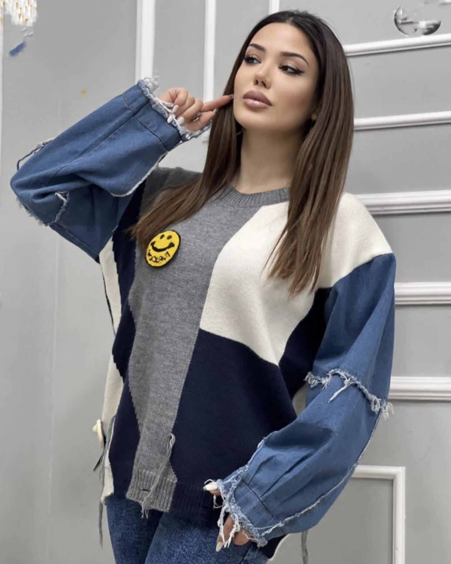 Javiour Smiley Oversized Pullover