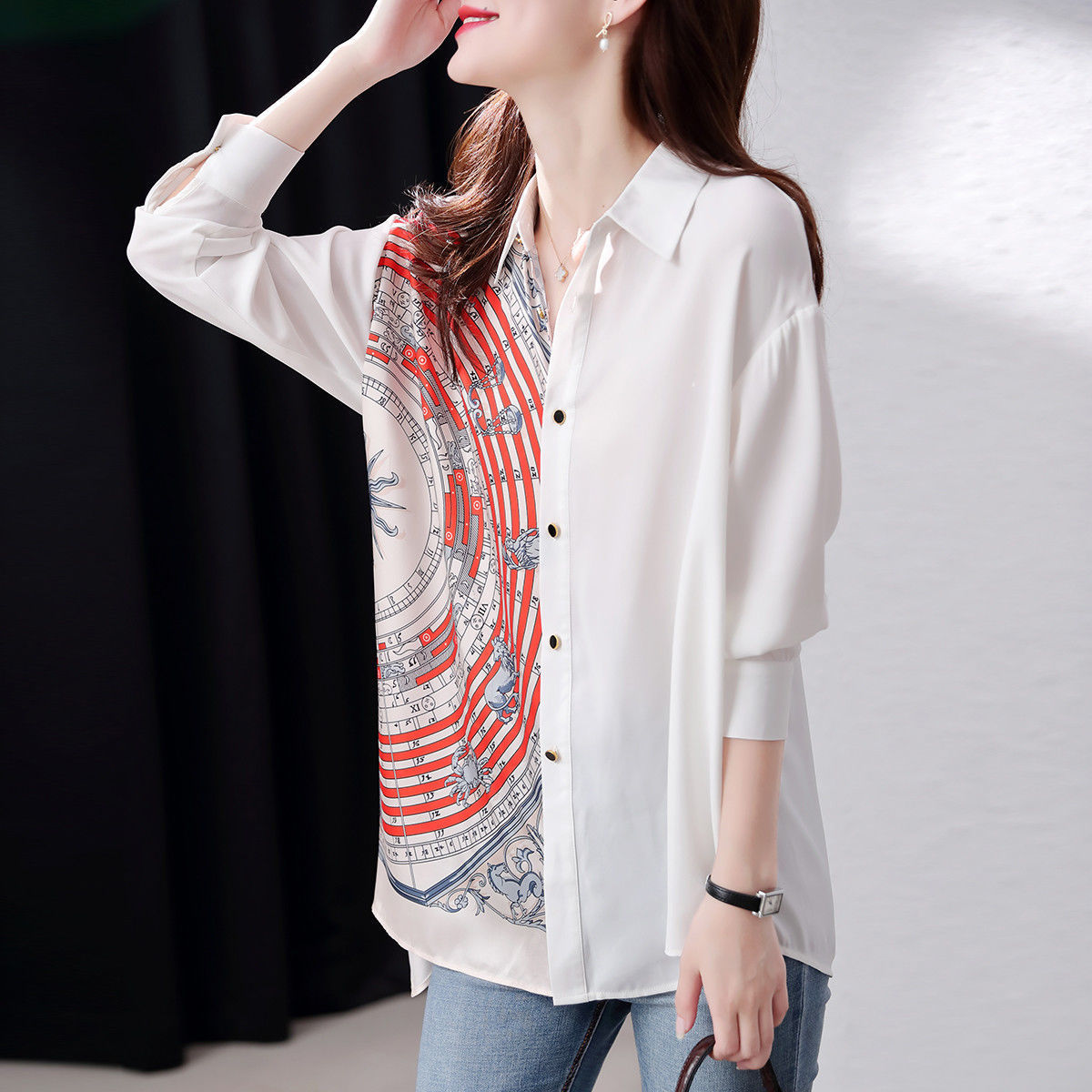 Globe Asymmetric Printed Shirt